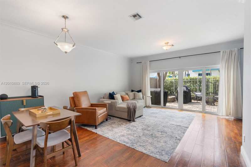 835 NE 19th Ave # 2, Fort Lauderdale FL 33304