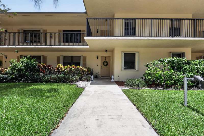 2898 SW 22nd Circle # 231c, Delray Beach FL 33445