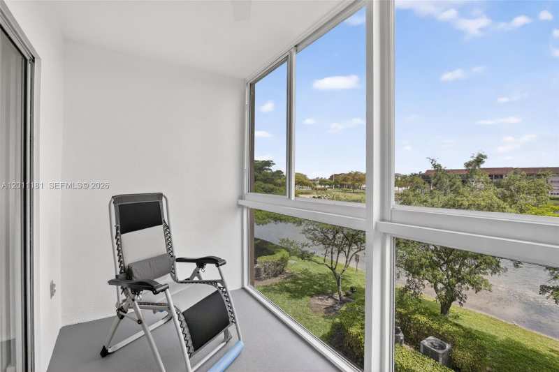 13700 SW 11th St # 309A, Pembroke Pines FL 33027