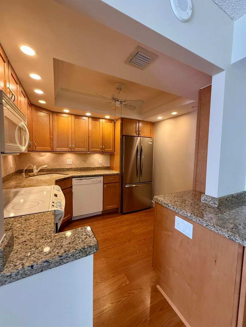 101 Briny Avenue # 906, Pompano Beach FL 33062