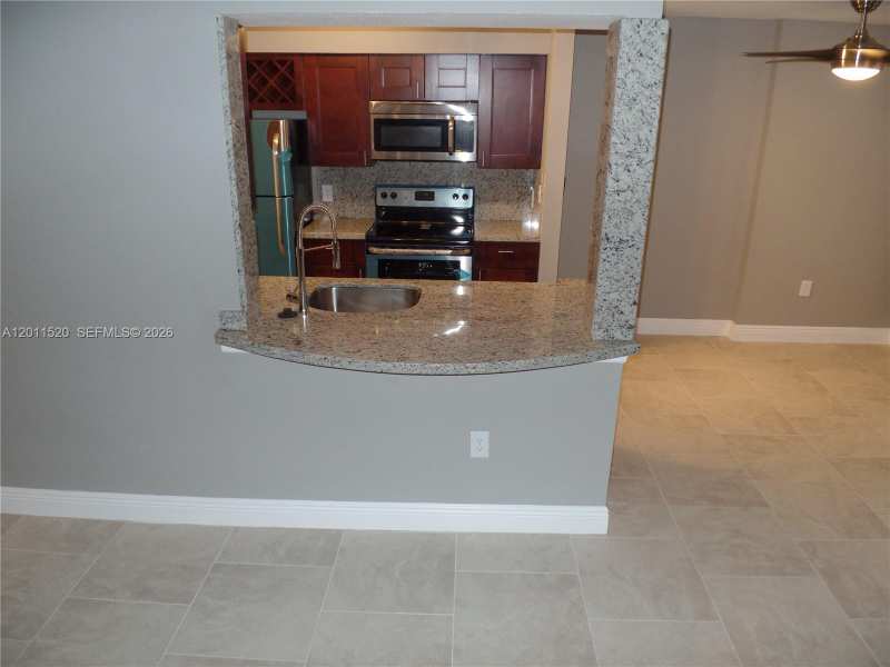 2647 NW 33rd St # 2313, Oakland Park FL 33309