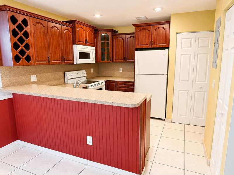 2035 Winners Circle, North Lauderdale FL 33068