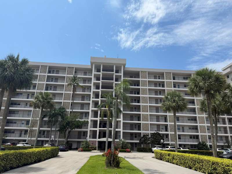 3150 N Palm Aire Drive # 804, Pompano Beach FL 33069