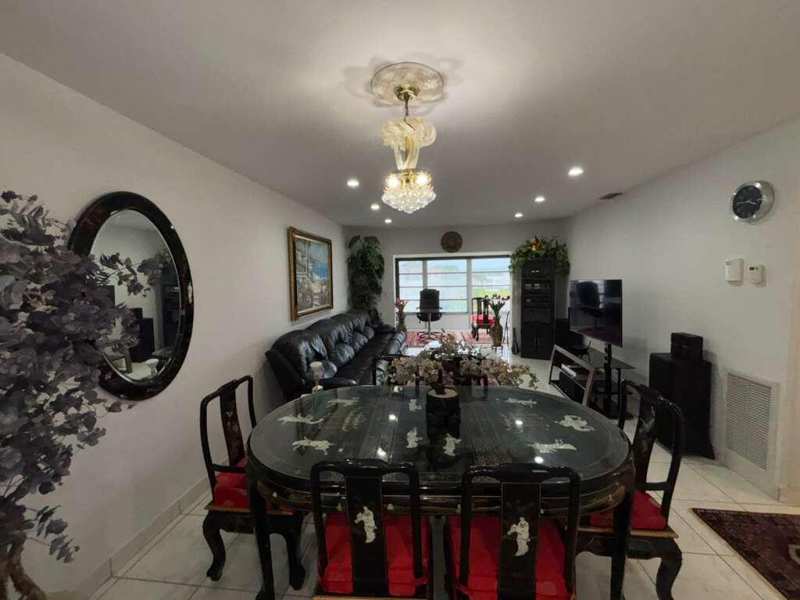 4706 NW 36th Street # 605, Lauderdale Lakes FL 33319