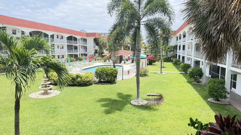 580 Egret Dr # 211, Hallandale Beach FL 33009