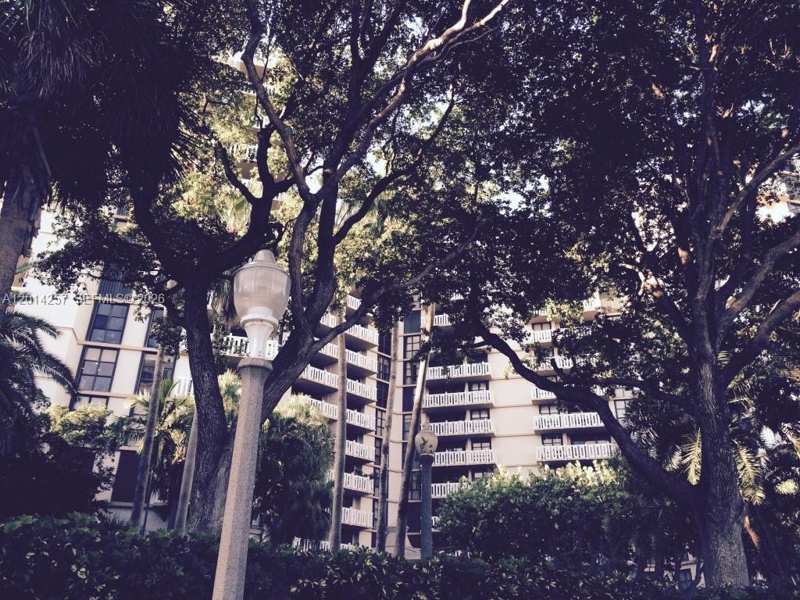 1121 CRANDON BL # E1104, Key Biscayne FL 33149