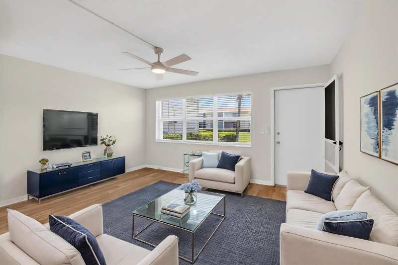 660 Horizon W # 107, Boynton Beach FL 33435