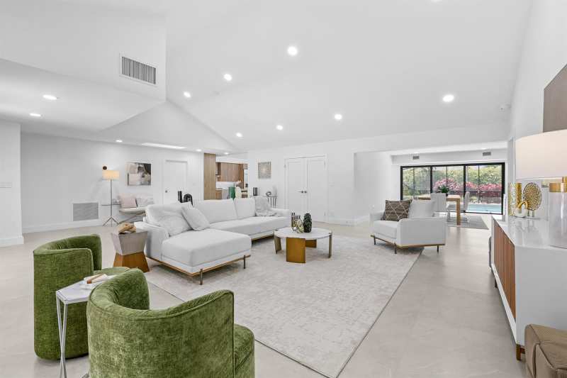 7571 Estrella Circle, Boca Raton FL 33433