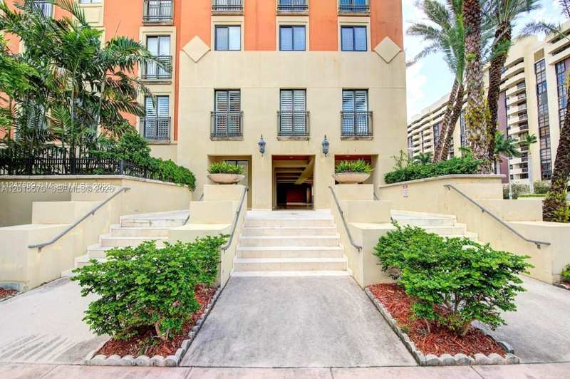 671 Biltmore Way PH, Coral Gables FL 33134