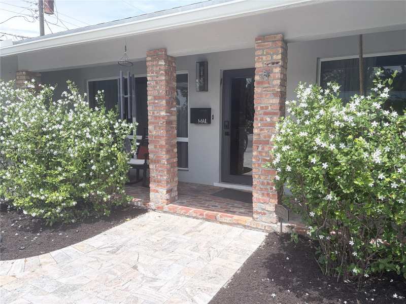 1705 NE 24th St, Wilton Manors FL 33305