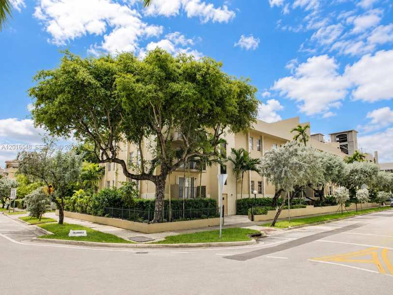 110 Salamanca Ave PH, Coral Gables FL 33134