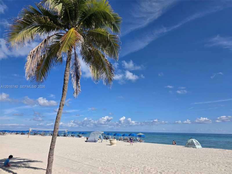5300 Washington St # J216, Hollywood FL 33021