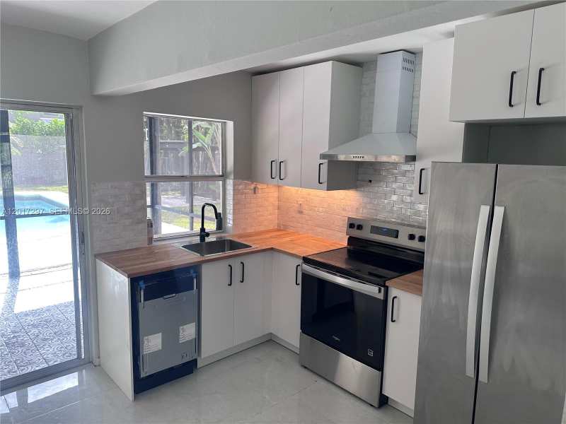 200 SE 19th St, Fort Lauderdale FL 33316