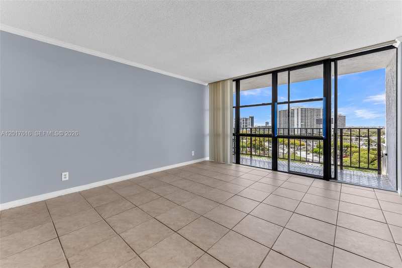 800 Parkview Dr # 1007, Hallandale Beach FL 33009