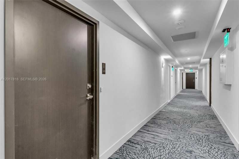90 Edgewater Dr # 525, Coral Gables FL 33133