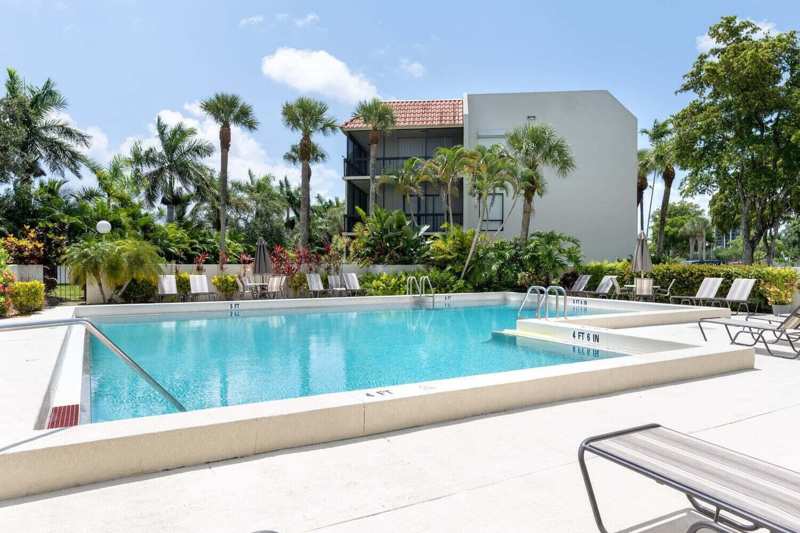 3050 Presidential Way # 305, West Palm Beach FL 33401