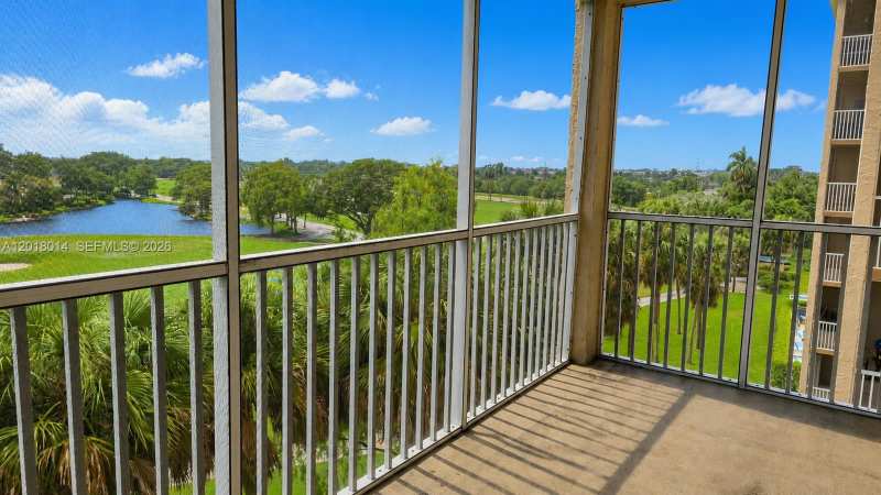 250 Jacaranda Dr # 608, Plantation FL 33324