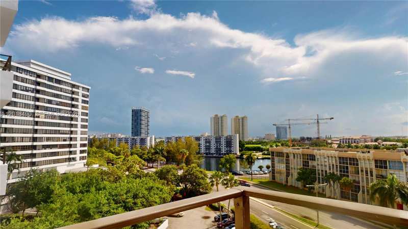600 Three Islands Blvd # 607, Hallandale Beach FL 33009