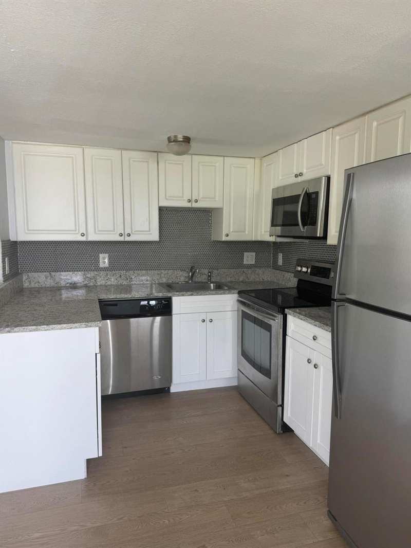1501 Crescent Circle # E45, West Palm Beach FL 33403