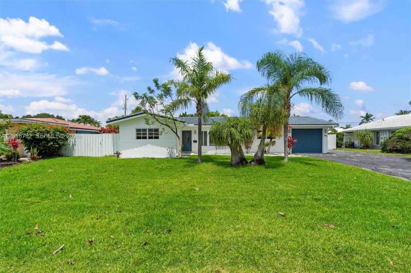 4211 NE 27th Ave, Lighthouse Point FL 33064