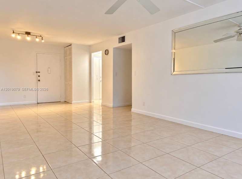 1913 S Ocean Dr # 212, Hallandale Beach FL 33009