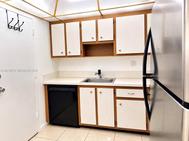 1913 S Ocean Dr # 212, Hallandale Beach FL 33009
