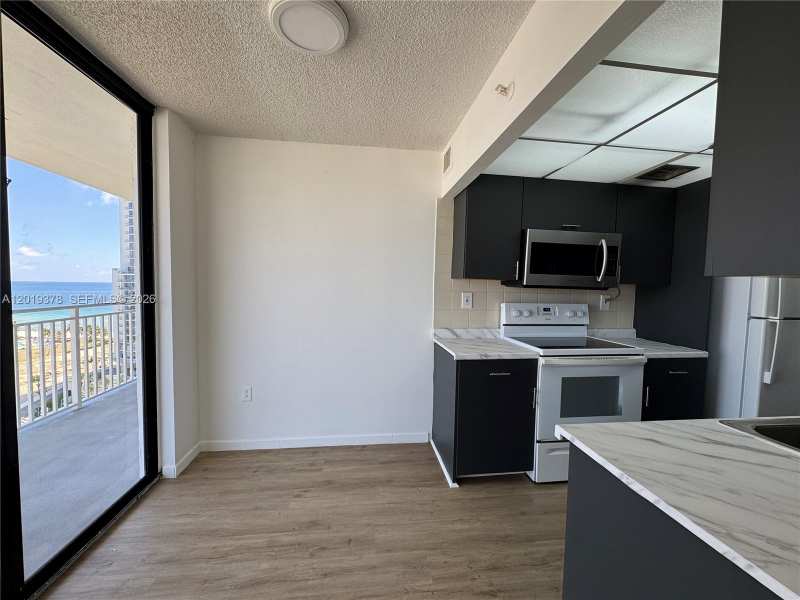 210 174th St # 1918, Sunny Isles Beach FL 33160