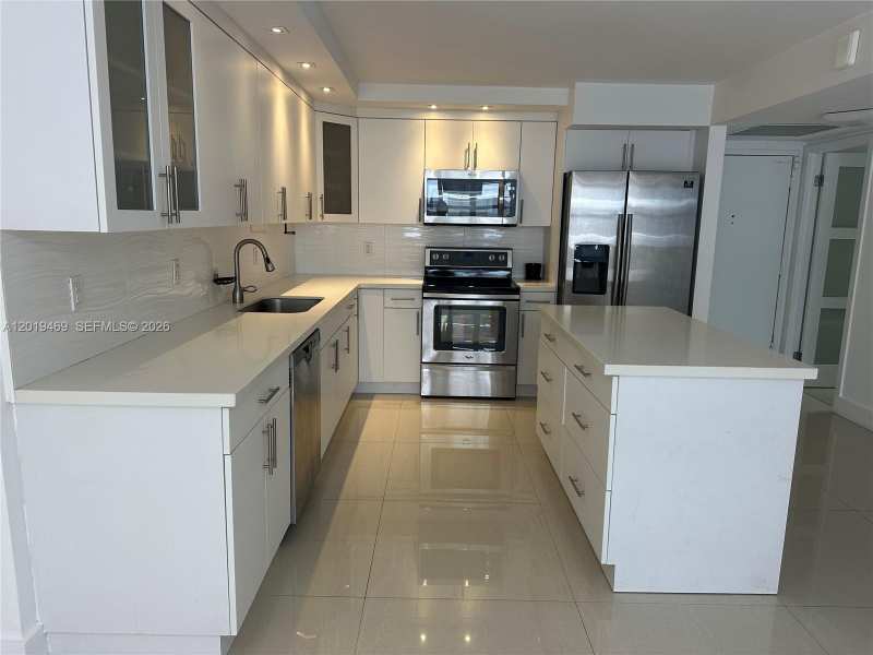 6039 Collins Ave # 1221, Miami Beach FL 33140