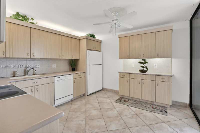 2808 N 46th Ave # E654, Hollywood FL 33021