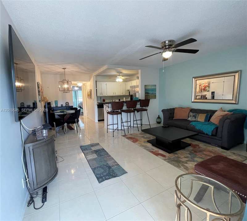 12 Dorchester A # 12, West Palm Beach FL 33417