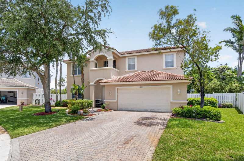 6207 Shadow Tree Lane, Lake Worth FL 33463