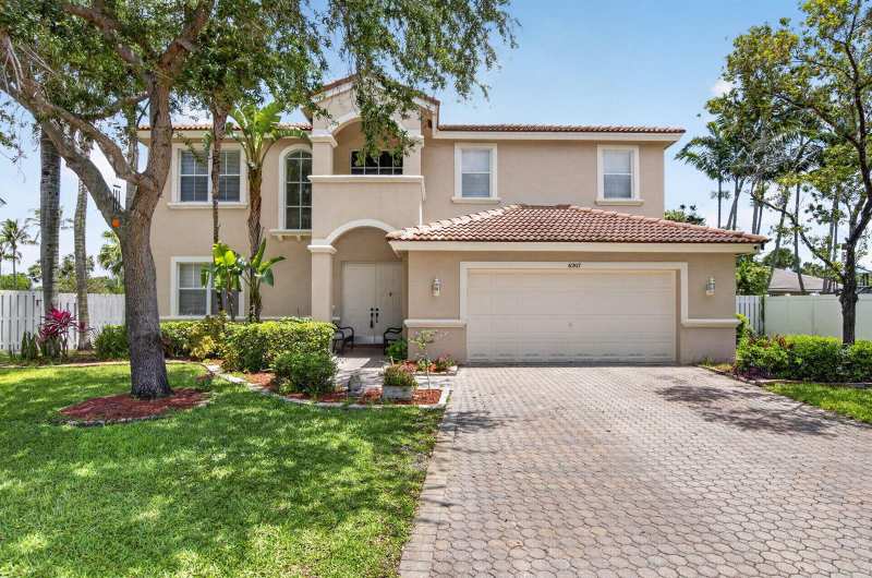 6207 Shadow Tree Lane, Lake Worth FL 33463