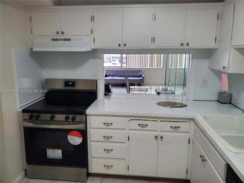 330 SE 2nd St # 203H, Hallandale Beach FL 33009