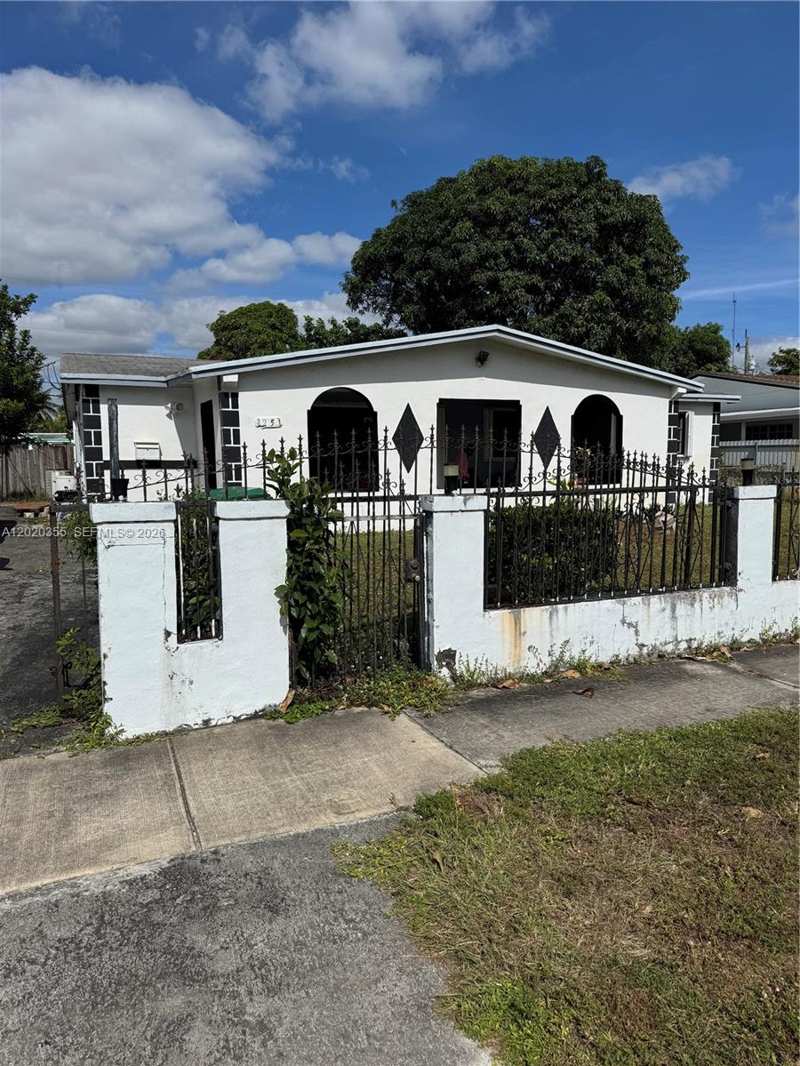 1251 NW 190th St, Miami Gardens FL 33169