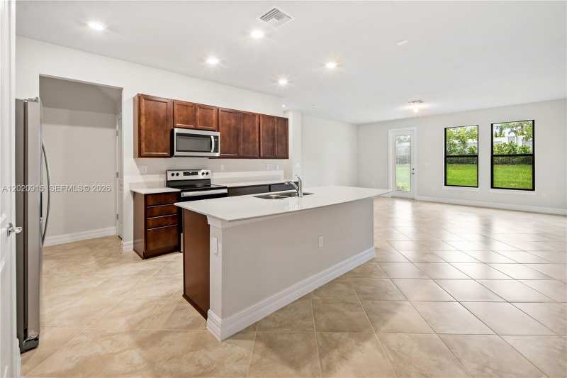 4488 E Appleton Cir E, Oakland Park FL 33309