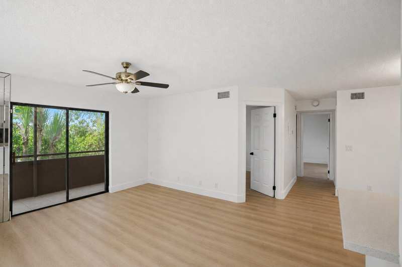 588 Trace Circle # 102, Deerfield Beach FL 33441