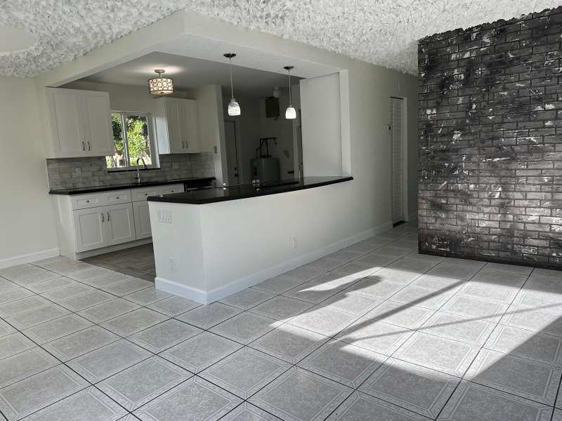 2811 NW 8th Street, Pompano Beach FL 33069
