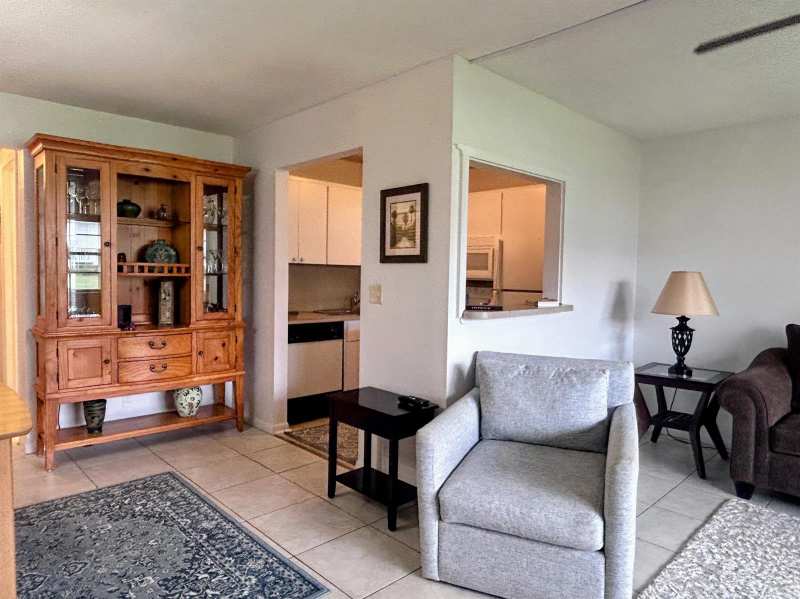 680 Horizons # 103, Boynton Beach FL 33435