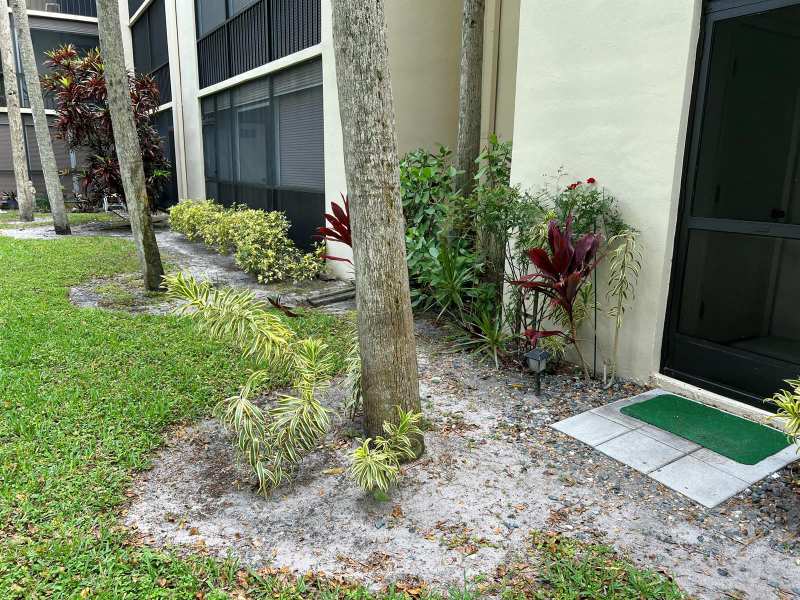 5220 Las Verdes Circle # 101, Delray Beach FL 33484