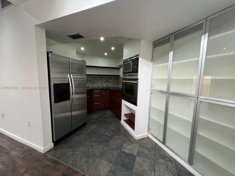 9715 Fontainebleau Blvd # E308, Miami FL 33172