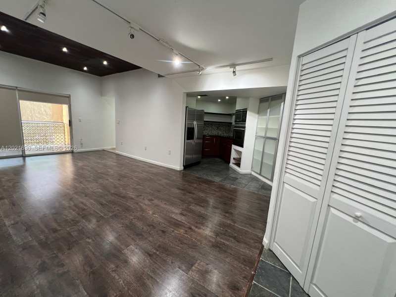 9715 Fontainebleau Blvd # E308, Miami FL 33172