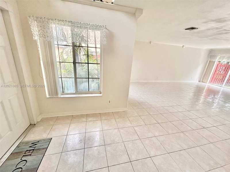 8801 SW 9th Ct, Pembroke Pines FL 33025