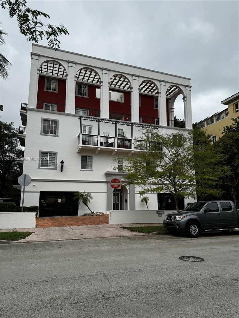 115 Mendoza Ave # 201, Coral Gables FL 33134