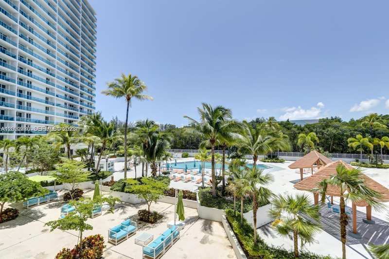 100 Bayview Dr # 208, Sunny Isles Beach FL 33160