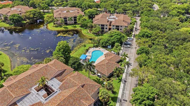 4111 Coral Tree Cir # 327, Coconut Creek FL 33073