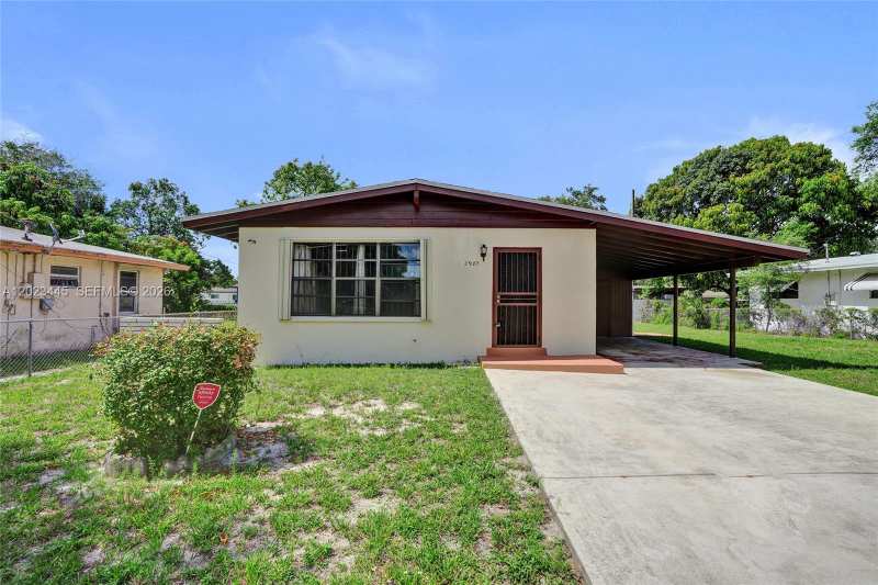 2980 NW 170th St, Miami Gardens FL 33056