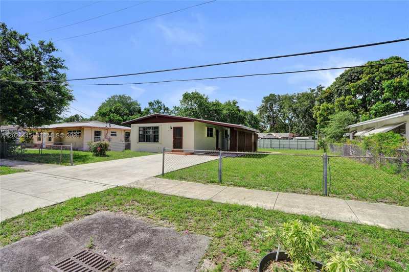 2980 NW 170th St, Miami Gardens FL 33056