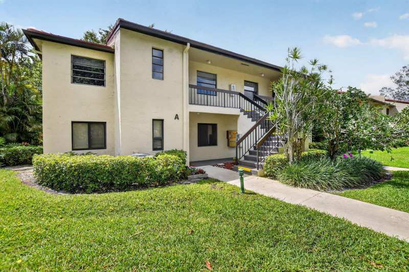 8310 Casa Del Lago # D, Boca Raton FL 33433