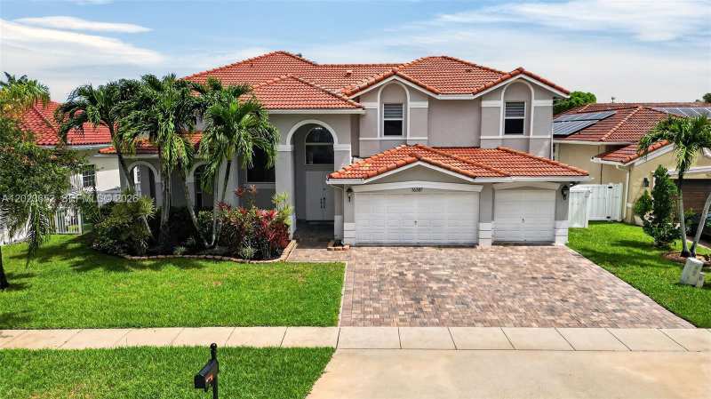 16387 NW 13th St, Pembroke Pines FL 33028