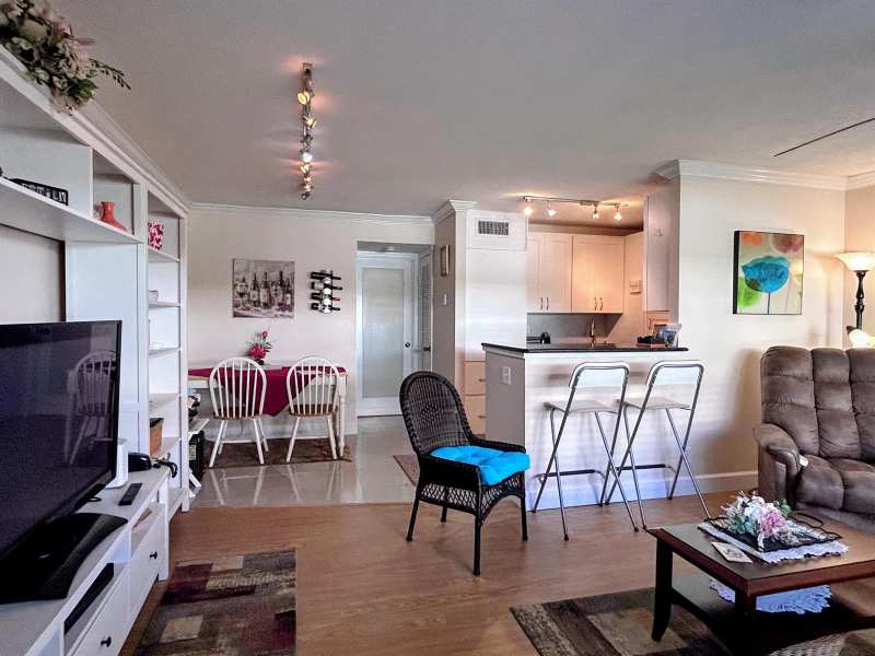 638 Snug Harbor Drive # E6, Boynton Beach FL 33435